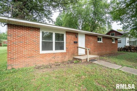 Tiny photo for 603 S MAPLE Street, West Frankfort, IL 62896 (MLS # QC4268649)