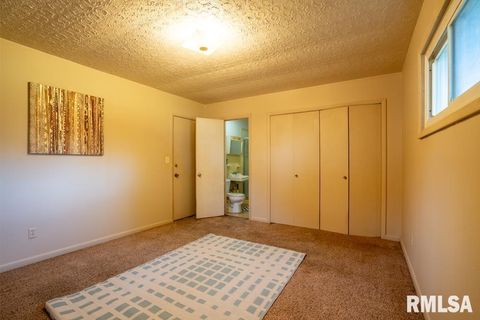 Tiny photo for 603 S MAPLE Street, West Frankfort, IL 62896 (MLS # QC4268649)