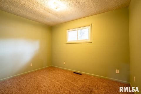 Tiny photo for 603 S MAPLE Street, West Frankfort, IL 62896 (MLS # QC4268649)