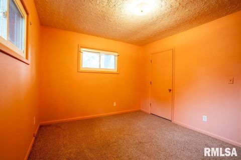 Tiny photo for 603 S MAPLE Street, West Frankfort, IL 62896 (MLS # QC4268649)