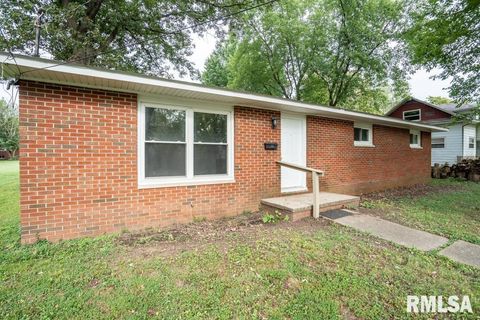 Photo of 603 S MAPLE Street, West Frankfort, IL 62896 (MLS # QC4268649)