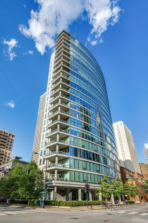 Photo of 30 W Oak Street #7B, Chicago, IL 60610 (MLS # 12731201)