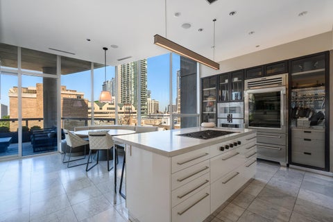 Tiny photo for 30 W Oak Street #7B, Chicago, IL 60610 (MLS # 12731201)