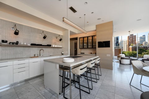 Tiny photo for 30 W Oak Street #7B, Chicago, IL 60610 (MLS # 12731201)
