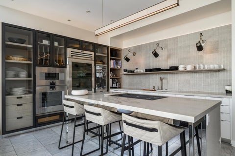 Tiny photo for 30 W Oak Street #7B, Chicago, IL 60610 (MLS # 12731201)