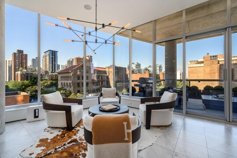 Tiny photo for 30 W Oak Street #7B, Chicago, IL 60610 (MLS # 12731201)