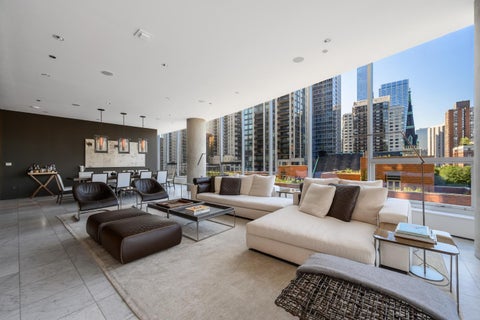 Tiny photo for 30 W Oak Street #7B, Chicago, IL 60610 (MLS # 12731201)