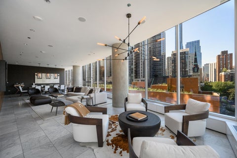 Tiny photo for 30 W Oak Street #7B, Chicago, IL 60610 (MLS # 12731201)