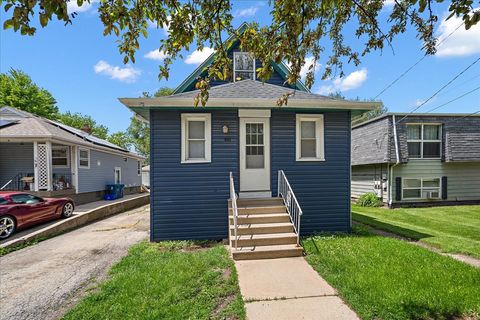 Photo of 847 Bowditch Avenue, Aurora, IL 60506 (MLS # 12655691)