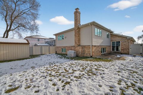 Tiny photo for 7340 W 115th Street, Worth, IL 60482 (MLS # 12532557)