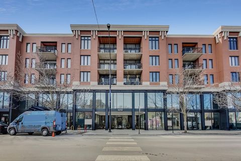 Photo of 3232 N Halsted Street #H306, Chicago, IL 60657 (MLS # 12478734)