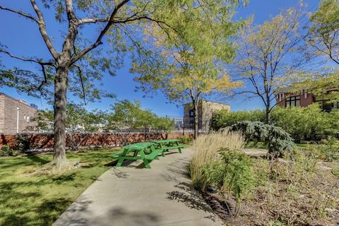 Tiny photo for 3232 N Halsted Street #H306, Chicago, IL 60657 (MLS # 12478734)
