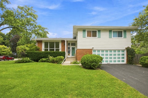 Photo of 1103 Kenton Road, Deerfield, IL 60015 (MLS # 12746914)