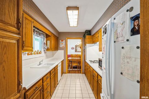 Tiny photo for 3431 37TH Avenue, Rock Island, IL 61201 (MLS # QC4269622)