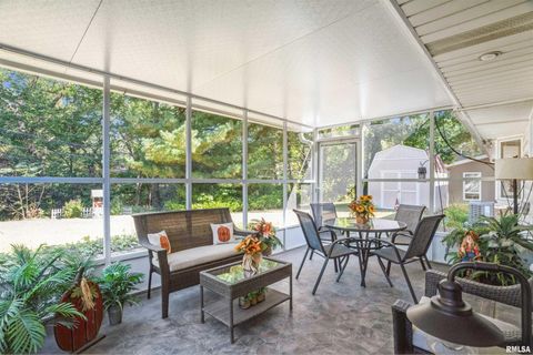 Tiny photo for 3431 37TH Avenue, Rock Island, IL 61201 (MLS # QC4269622)