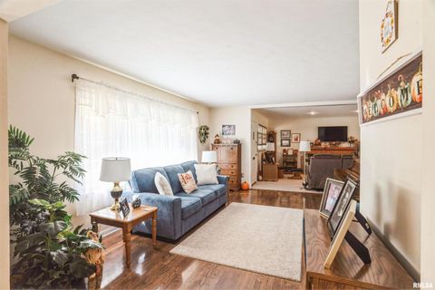 Tiny photo for 3431 37TH Avenue, Rock Island, IL 61201 (MLS # QC4269622)