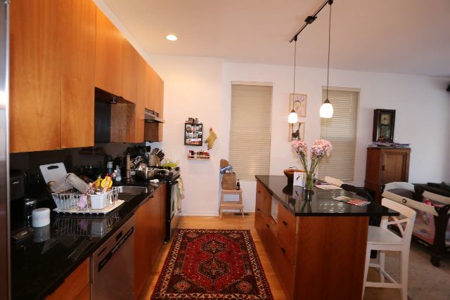 1407 N Wicker Park Avenue 2