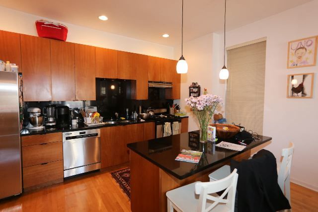 1407 N Wicker Park Avenue 2