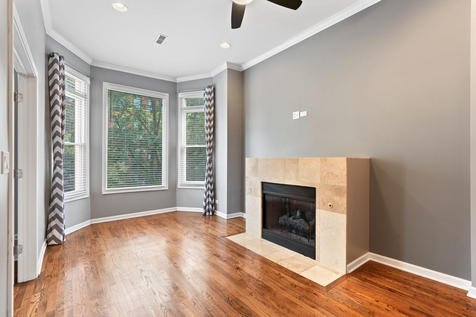 514 N Armour Street 2F