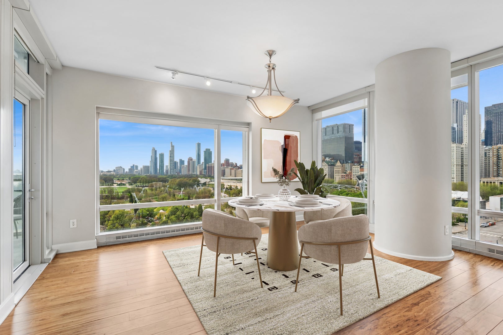 340 E RANDOLPH Street 907