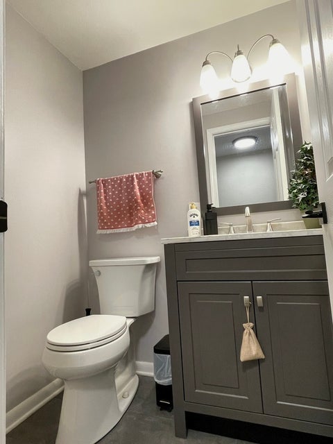 Tiny photo for 1039 Garfield Avenue, Libertyville, IL 60048 (MLS # 12769168)