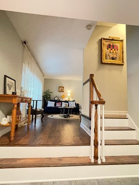 Tiny photo for 1039 Garfield Avenue, Libertyville, IL 60048 (MLS # 12769168)