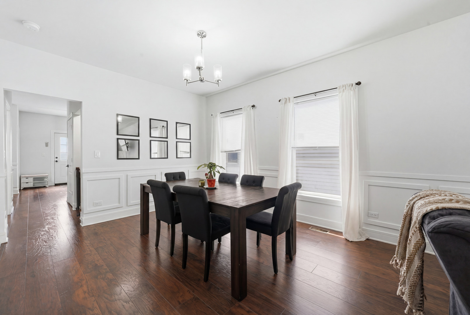 945 N Lawler Avenue