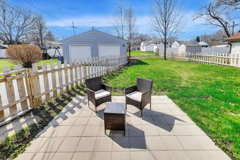 Tiny photo for 314 N Owen Street, Mount Prospect, IL 60056 (MLS # 12596123)