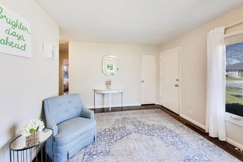 Tiny photo for 314 N Owen Street, Mount Prospect, IL 60056 (MLS # 12596123)