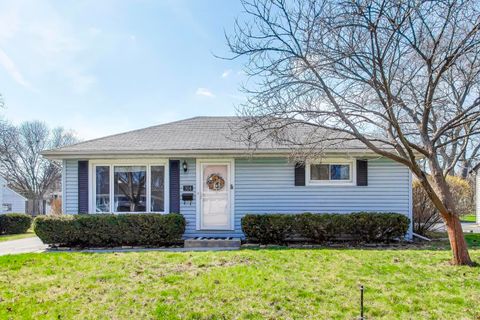 Tiny photo for 314 N Owen Street, Mount Prospect, IL 60056 (MLS # 12596123)
