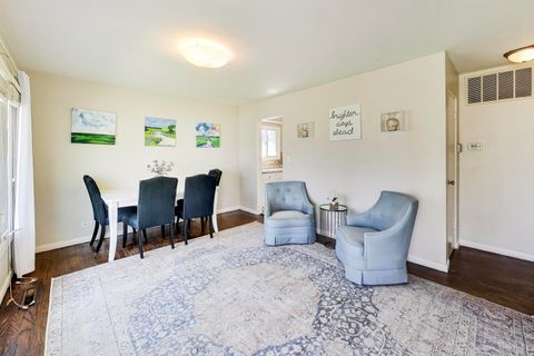 Tiny photo for 314 N Owen Street, Mount Prospect, IL 60056 (MLS # 12596123)