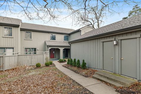 225 SHORELINE Road Lake Barrington IL 60010