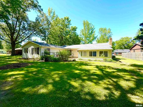 Tiny photo for 3005 W WOODLAWN Place, Marion, IL 62959 (MLS # EB458077)