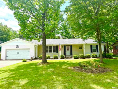 Tiny photo for 3005 W WOODLAWN Place, Marion, IL 62959 (MLS # EB458077)