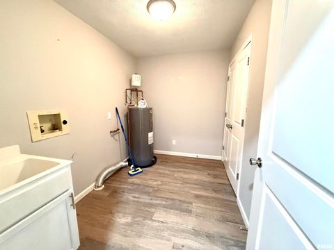 Tiny photo for 3005 W WOODLAWN Place, Marion, IL 62959 (MLS # EB458077)