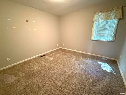 Tiny photo for 3005 W WOODLAWN Place, Marion, IL 62959 (MLS # EB458077)