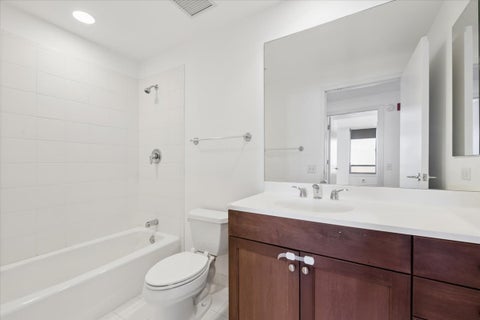 Tiny photo for 600 N Lake Shore Drive #1305, Chicago, IL 60611 (MLS # 12794112)