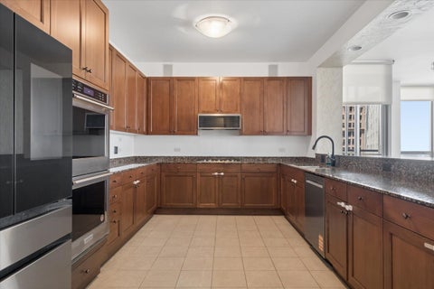 Tiny photo for 600 N Lake Shore Drive #1305, Chicago, IL 60611 (MLS # 12794112)