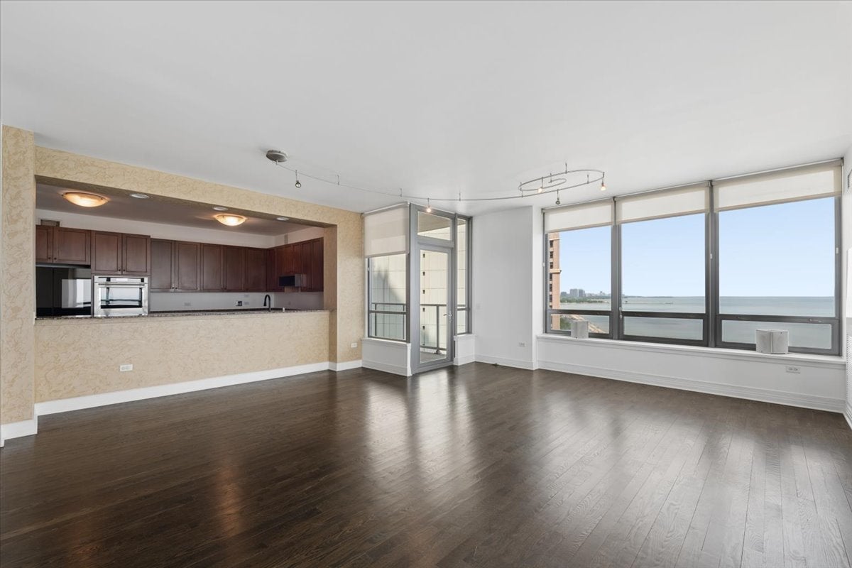 600 N Lake Shore Drive 1305