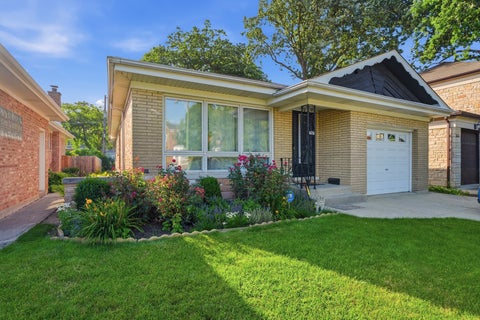 Photo of 6226 N Le Mai Avenue, Chicago, IL 60646 (MLS # 12694503)