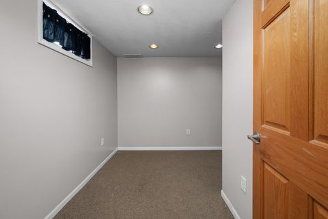 Tiny photo for 4811 Gaines Street, Davenport, IA 52806 (MLS # 12558835)