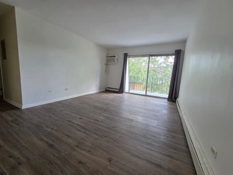 Tiny photo for 9B E Dundee Quarter Drive #303, Palatine, IL 60074 (MLS # 12714325)