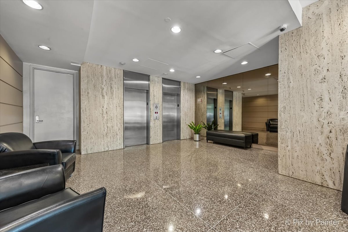 1850 N CLARK Street 201