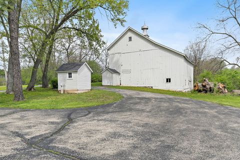 Tiny photo for 14019 Davis Road, Woodstock, IL 60098 (MLS # 12629968)