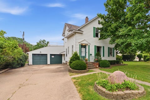 Photo of 1854 27th Street, Moline, IL 61265 (MLS # 12718427)