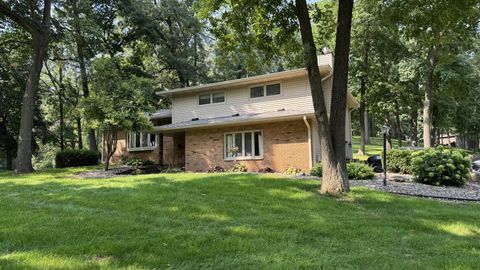 Photo of 3309 Valley Drive, Geneseo, IL 52722 (MLS # 12602688)