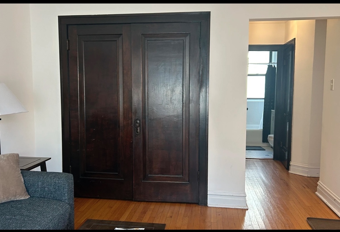 1913 W Larchmont Avenue 3B