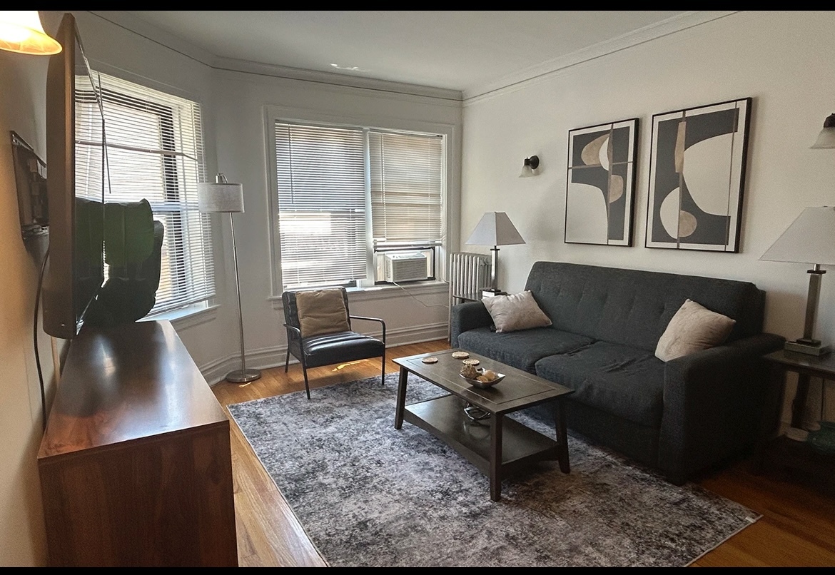 1913 W Larchmont Avenue 3B