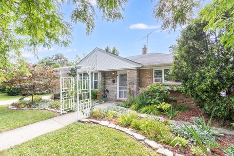 Photo of 17638 Roosevelt Avenue, Homewood, IL 60430 (MLS # 12715510)
