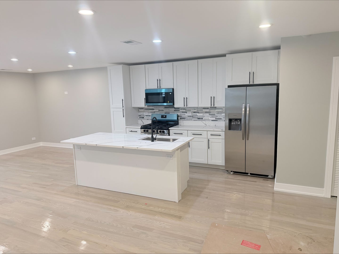 5708 W 84th Place